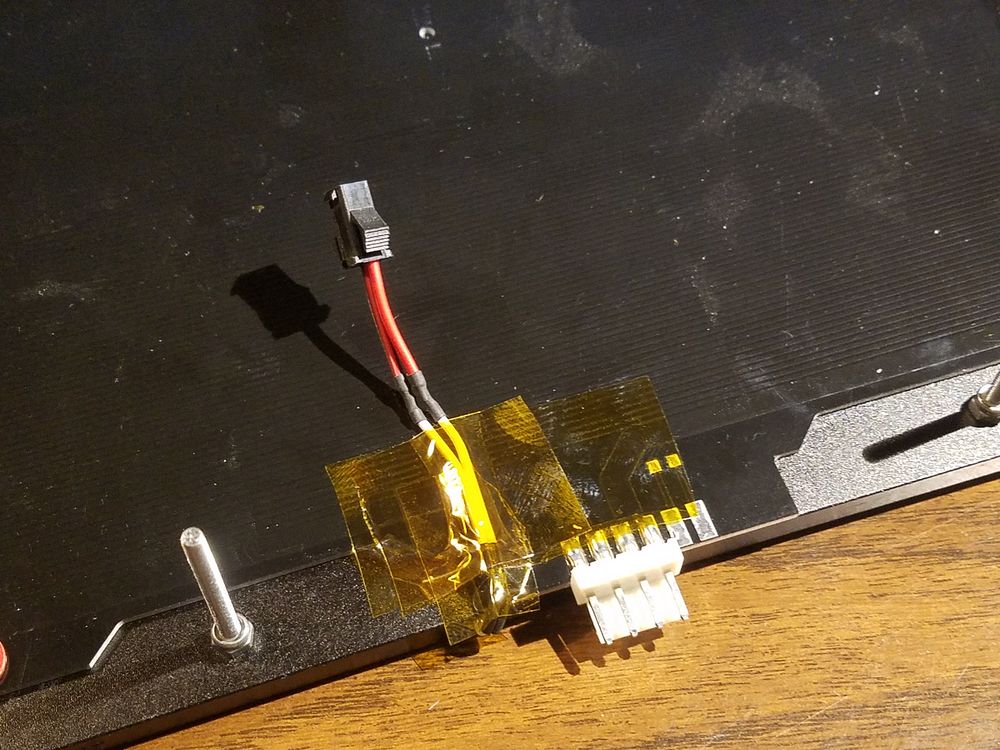 Thermistor installed in bed